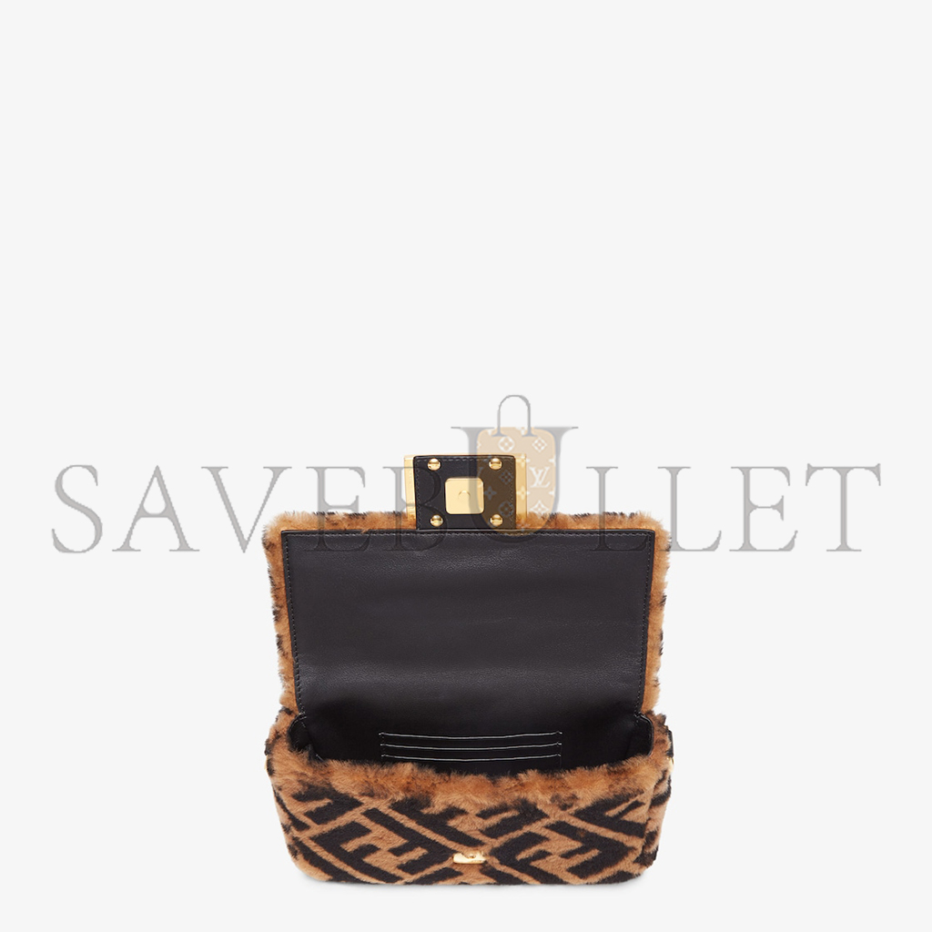 FENDI BAGUETTE MINI 8BS017A8HPF180S (20*13*5cm)